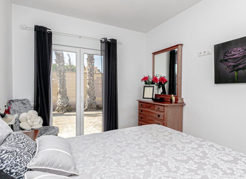 6 soverom Villa til salgs i Orihuela Costa med svømmebasseng - € 799 000 (Ref: 9745855)