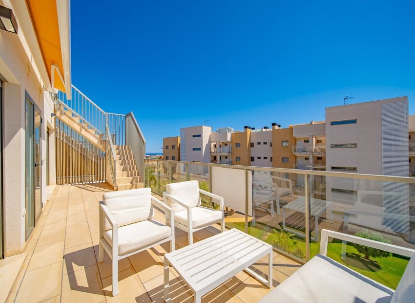Apartamento de 3 habitaciones en Orihuela Costa en venta con piscina - 348.000 € (Ref: 9745856)