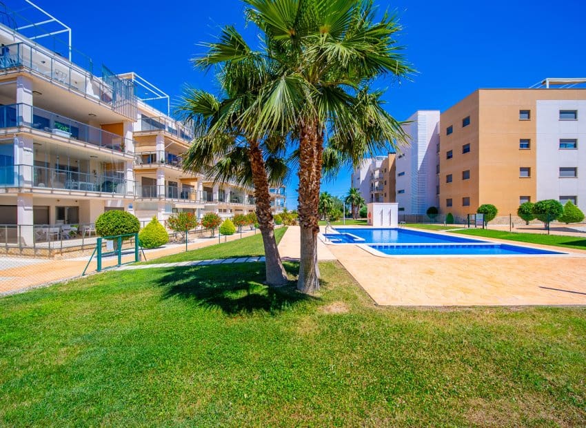 Apartamento de 3 habitaciones en Orihuela Costa en venta con piscina - 348.000 € (Ref: 9745856)