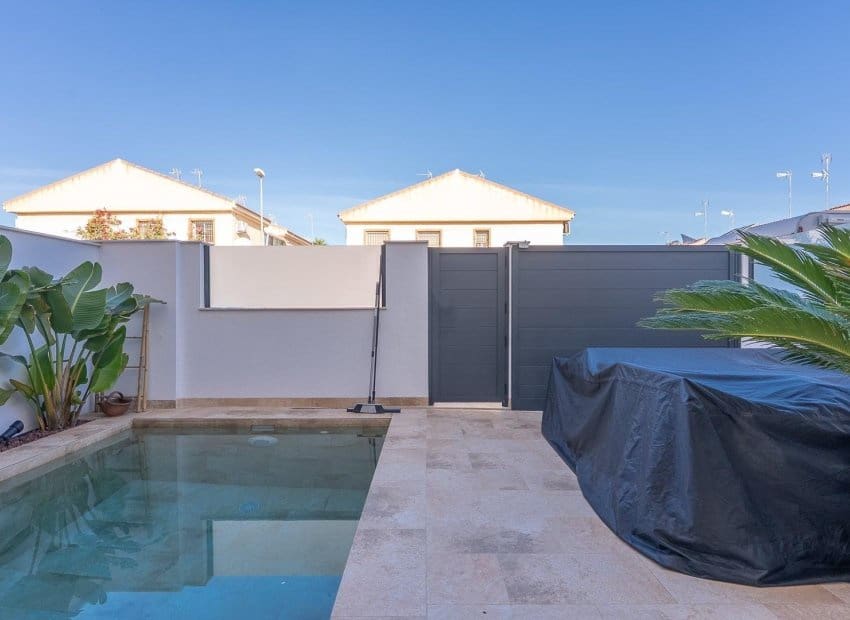 2 bedroom Apartment for sale in San Pedro del Pinatar with pool - € 279,900 (Ref: 9745859)