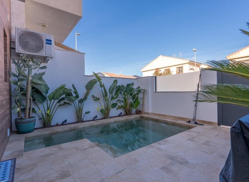 2 bedroom Apartment for sale in San Pedro del Pinatar with pool - € 279,900 (Ref: 9745859)