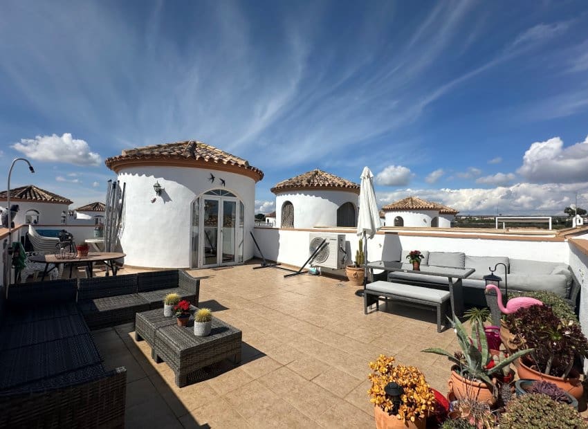 3 bedroom Villa for sale in El Raso with pool - € 220,000 (Ref: 9747374)