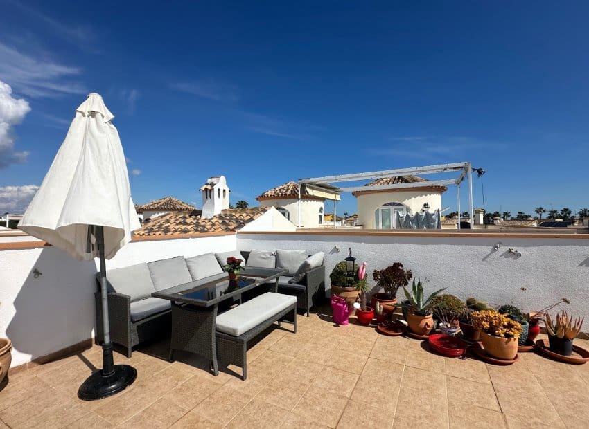 3 bedroom Villa for sale in El Raso with pool - € 220,000 (Ref: 9747374)