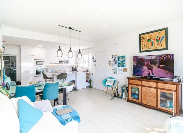 Chalet de 3 habitaciones en Pilar de la Horadada en venta - 450.000 € (Ref: 9747375)