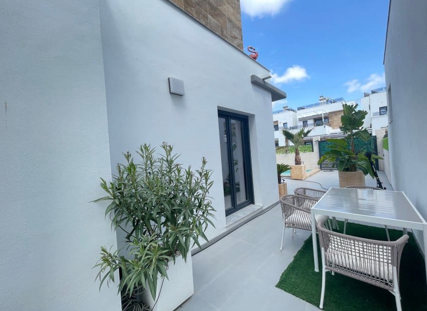 3 bedroom Villa for sale in Benijofar with pool - € 379,990 (Ref: 9747376)