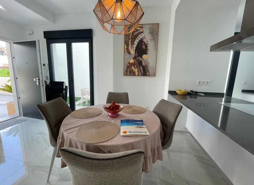 3 bedroom Villa for sale in Benijofar with pool - € 379,990 (Ref: 9747376)