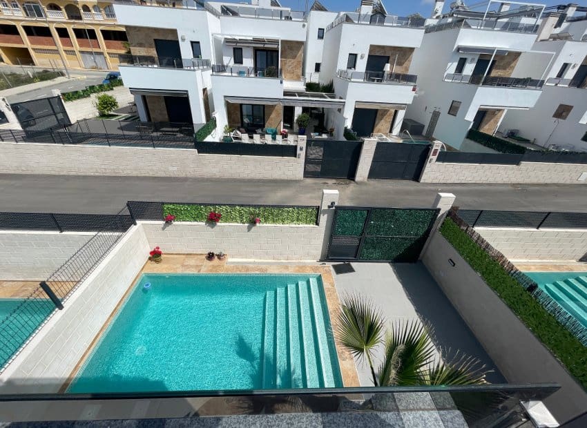 3 bedroom Villa for sale in Benijofar with pool - € 379,990 (Ref: 9747376)