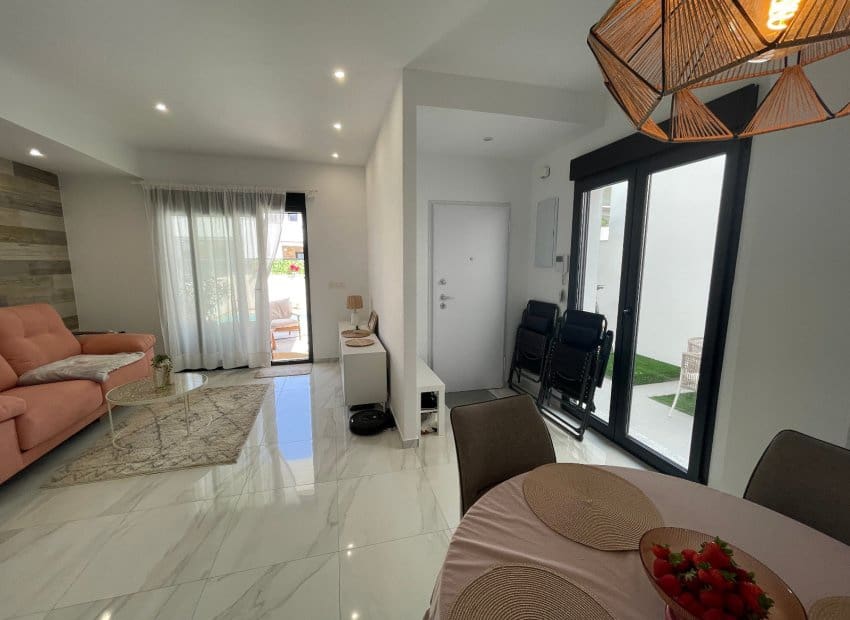 3 bedroom Villa for sale in Benijofar with pool - € 379,990 (Ref: 9747376)