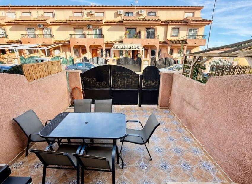 Casa de 4 habitaciones en San Javier en venta con piscina - 255.000 € (Ref: 9747377)