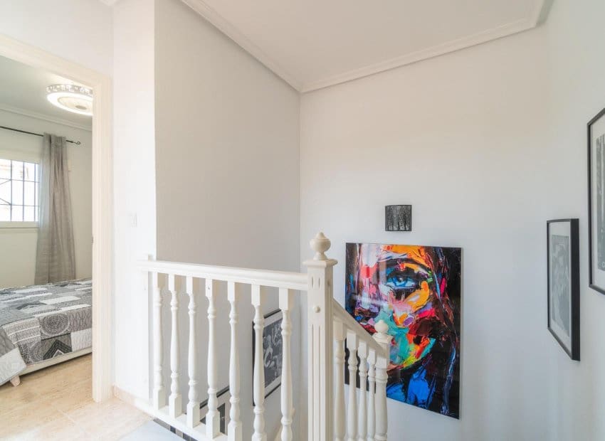 3 makuuhuone Huvila myytävänä paikassa Orihuela Costa mukana uima-altaan - 279 000 € (Ref: 9747380)