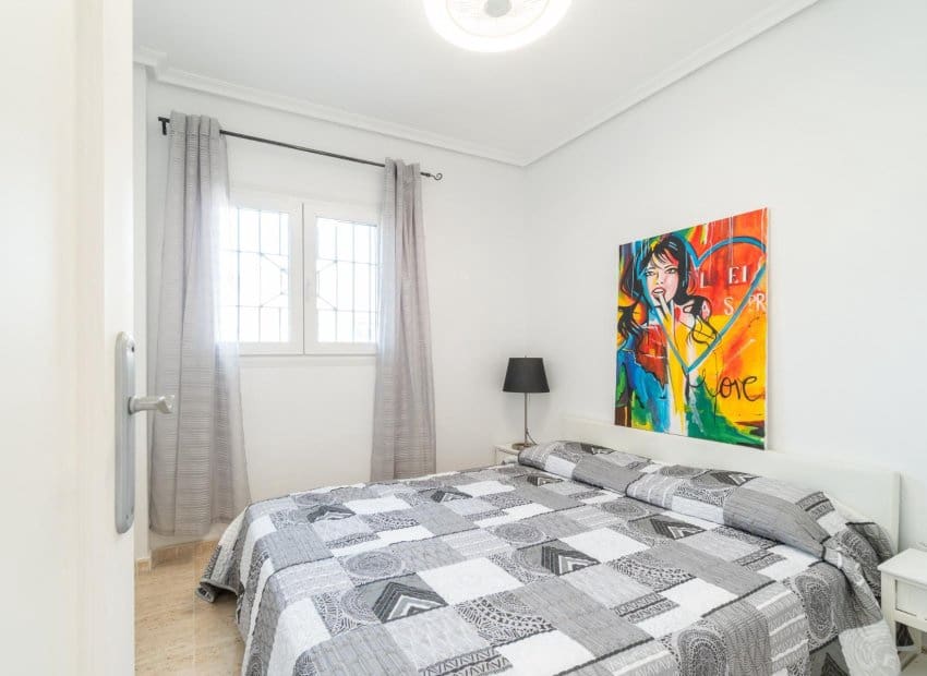 3 makuuhuone Huvila myytävänä paikassa Orihuela Costa mukana uima-altaan - 279 000 € (Ref: 9747380)