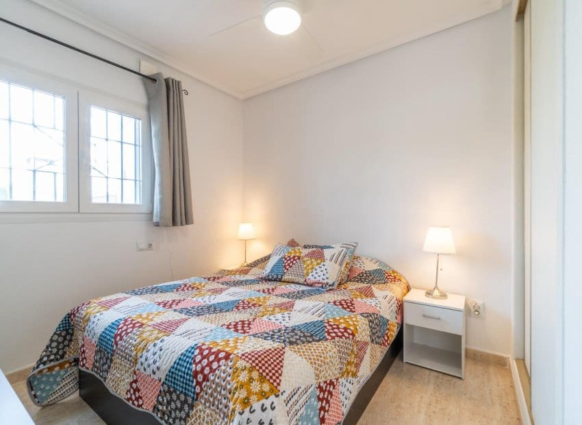 3 makuuhuone Huvila myytävänä paikassa Orihuela Costa mukana uima-altaan - 279 000 € (Ref: 9747380)