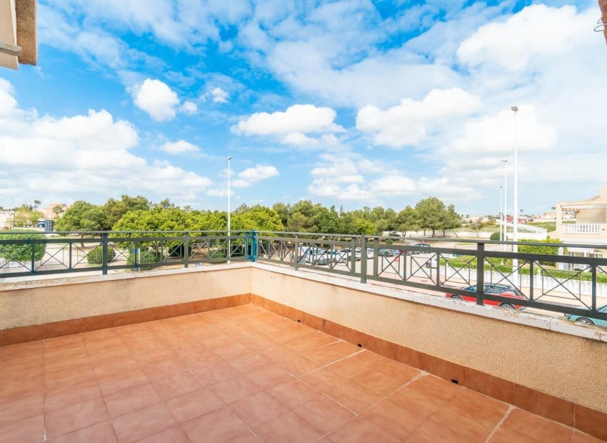 3 makuuhuone Huvila myytävänä paikassa Orihuela Costa mukana uima-altaan - 279 000 € (Ref: 9747380)