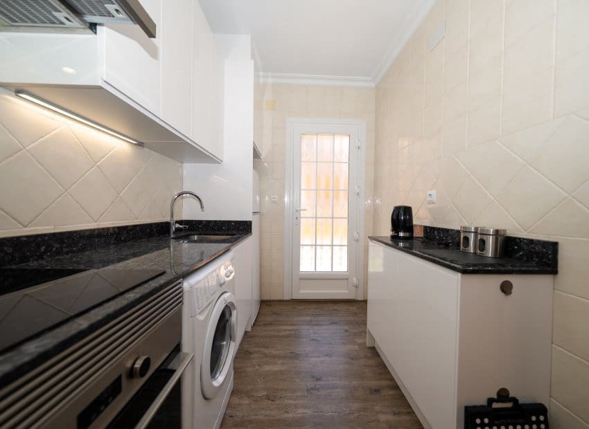 3 slaapkamer Villa te koop in Playa Flamenca met zwembad - € 269.950 (Ref: 9747381)