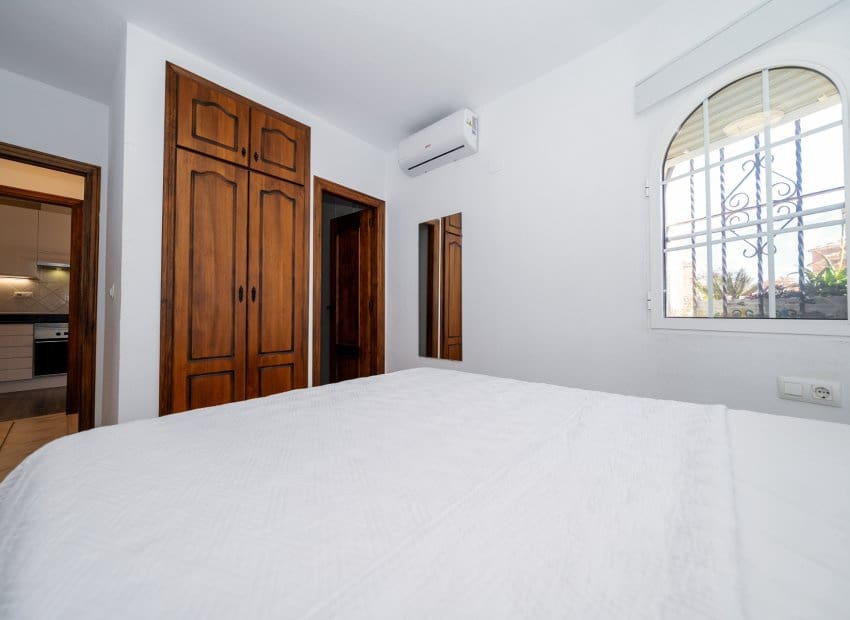 3 slaapkamer Villa te koop in Playa Flamenca met zwembad - € 269.950 (Ref: 9747381)