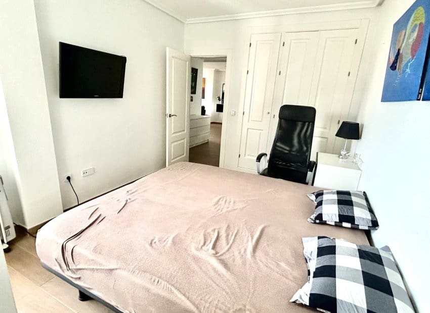 2 soveværelse Lejlighed til salg i Orihuela med swimmingpool - € 195.000 (Ref: 9748248)