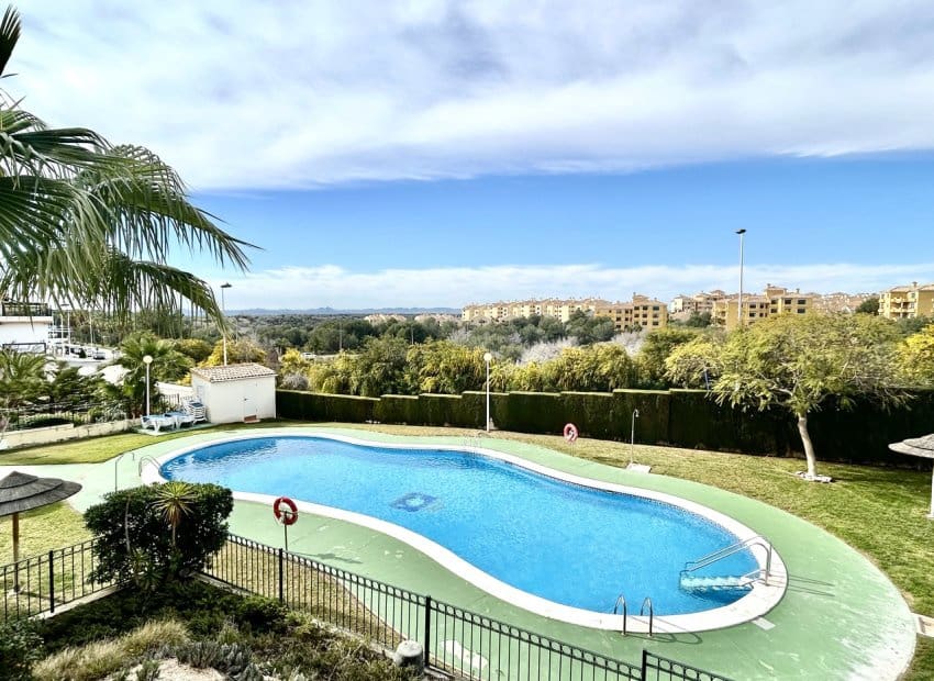 2 soveværelse Lejlighed til salg i Orihuela med swimmingpool - € 195.000 (Ref: 9748248)