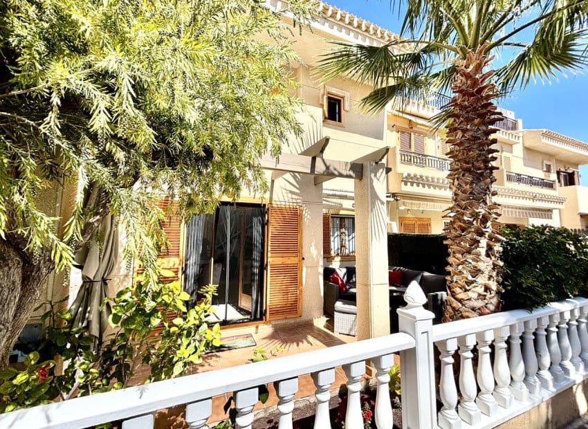 2 sypialnia Dom na sprzedaż w Playa Flamenca z basenem - 259 000 € (Ref: 9748249)