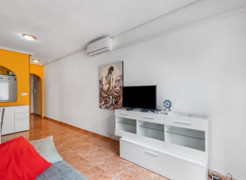 2 soverom Leilighet til salgs i Torrevieja - € 117 500 (Ref: 9752557)