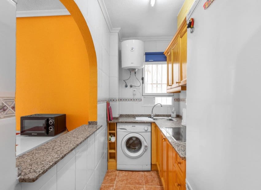 2 soverom Leilighet til salgs i Torrevieja - € 117 500 (Ref: 9752557)