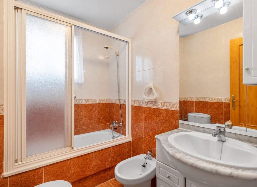2 soverom Leilighet til salgs i Torrevieja - € 117 500 (Ref: 9752557)