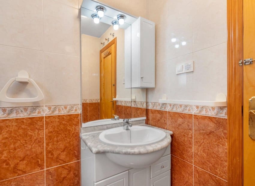 2 soverom Leilighet til salgs i Torrevieja - € 117 500 (Ref: 9752557)