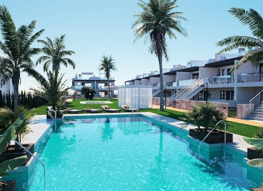 Apartamento de 3 habitaciones en Pilar de la Horadada en venta con piscina - 375.000 € (Ref: 9752561)