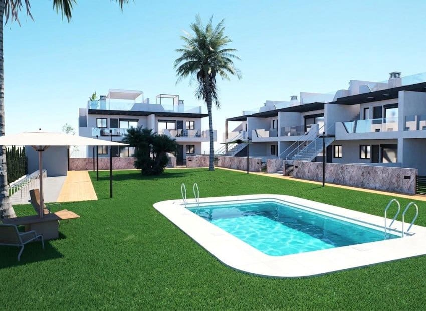 Apartamento de 3 habitaciones en Pilar de la Horadada en venta con piscina - 375.000 € (Ref: 9752561)