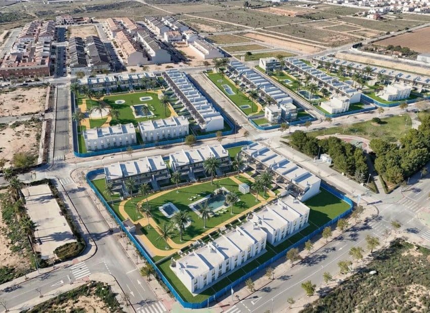 Apartamento de 3 habitaciones en Pilar de la Horadada en venta con piscina - 375.000 € (Ref: 9752561)