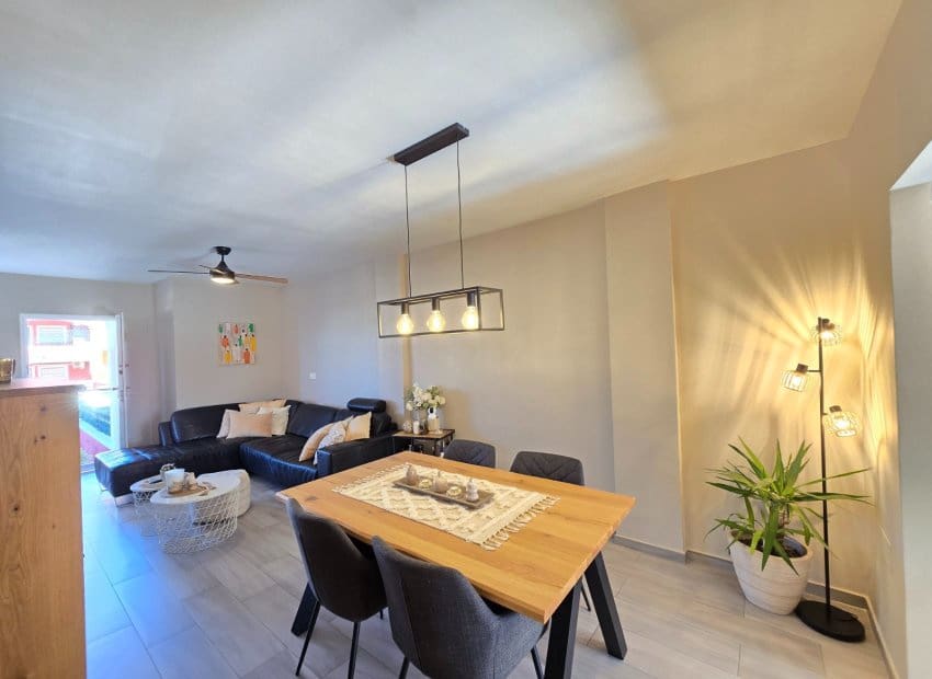 2 makuuhuone Huoneisto myytävänä paikassa Los Altos mukana uima-altaan - 215 000 € (Ref: 9755092)