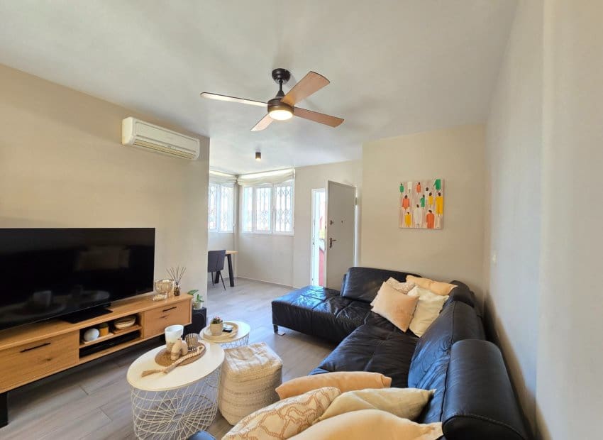 2 makuuhuone Huoneisto myytävänä paikassa Los Altos mukana uima-altaan - 215 000 € (Ref: 9755092)