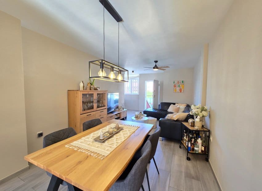 2 makuuhuone Huoneisto myytävänä paikassa Los Altos mukana uima-altaan - 215 000 € (Ref: 9755092)