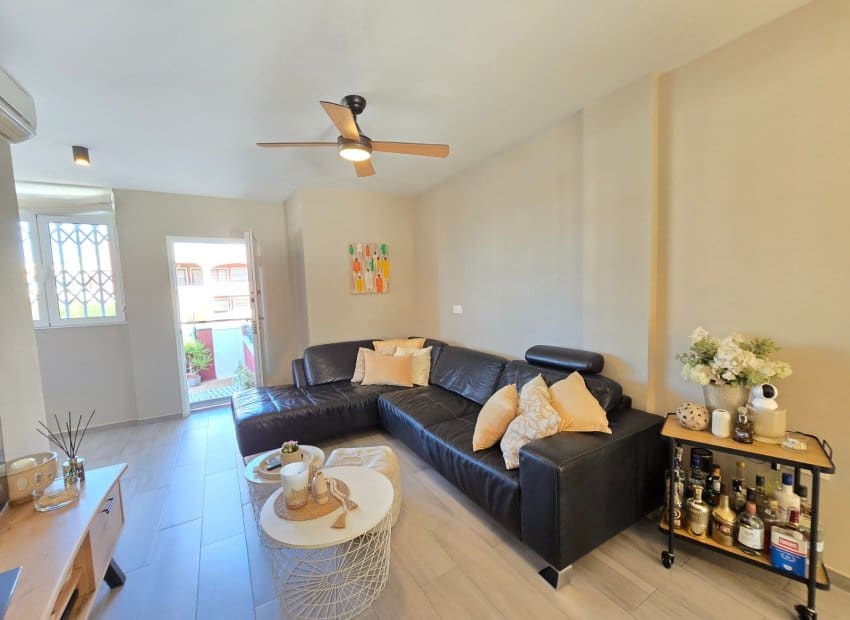 2 makuuhuone Huoneisto myytävänä paikassa Los Altos mukana uima-altaan - 215 000 € (Ref: 9755092)