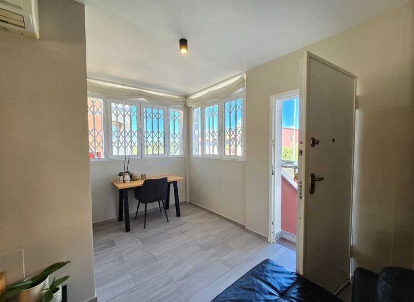 2 makuuhuone Huoneisto myytävänä paikassa Los Altos mukana uima-altaan - 215 000 € (Ref: 9755092)