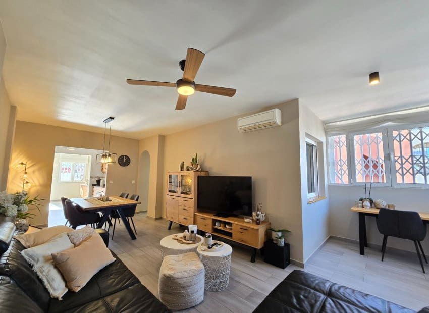 2 makuuhuone Huoneisto myytävänä paikassa Los Altos mukana uima-altaan - 215 000 € (Ref: 9755092)