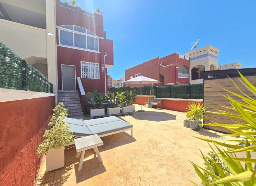 2 makuuhuone Huoneisto myytävänä paikassa Los Altos mukana uima-altaan - 215 000 € (Ref: 9755092)