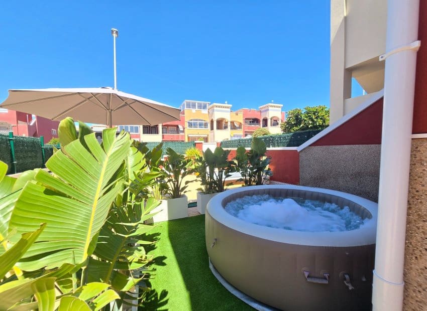 2 makuuhuone Huoneisto myytävänä paikassa Los Altos mukana uima-altaan - 215 000 € (Ref: 9755092)