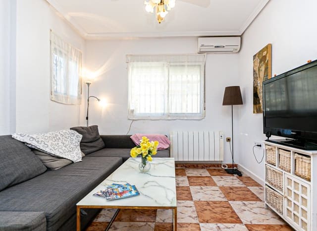 3 soveværelse Byhus til salg i Playa Flamenca, Orihuela med swimmingpool - € 224.500 (Ref: 9756343)