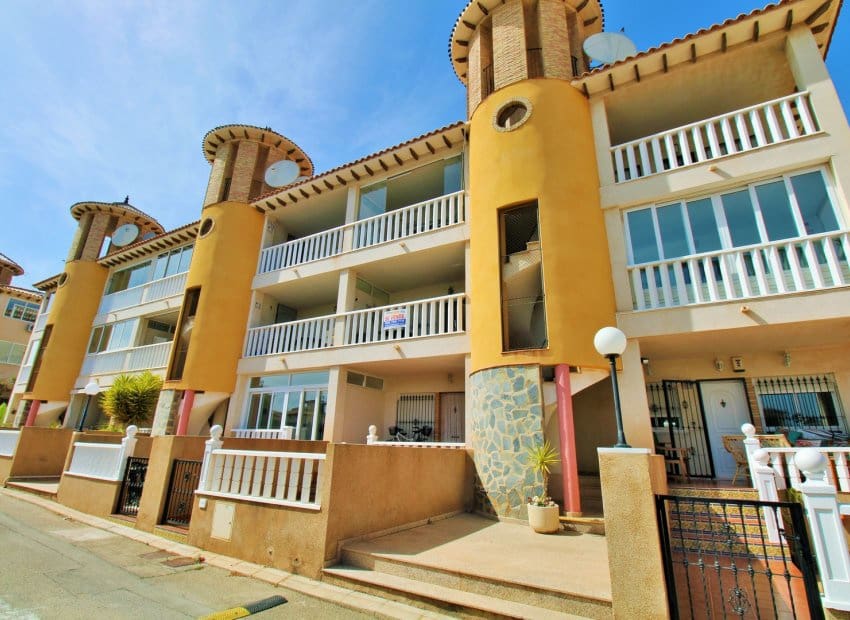 2 slaapkamer Appartement te koop in La Zenia met zwembad - € 159.000 (Ref: 9756344)