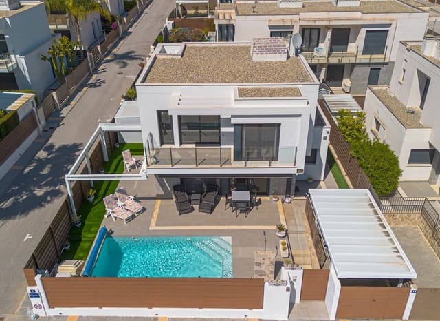 3 soveværelse Villa til salg i Vistabella, Orihuela med swimmingpool - € 419.500 (Ref: 9761589)