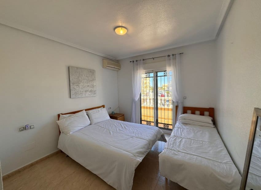 3 soveværelse Byhus til salg i Campoamor med swimmingpool - € 229.995 (Ref: 9761591)