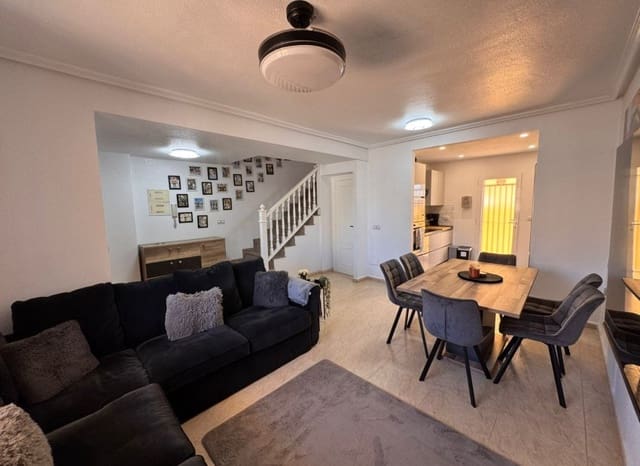 3 soverom Hus til salgs i Campoamor, Orihuela med svømmebasseng - € 229 995 (Ref: 9761591)