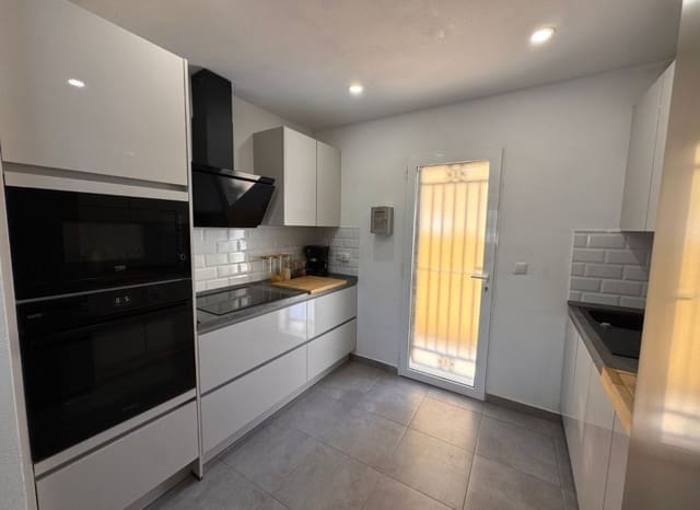 3 soverom Hus til salgs i Campoamor, Orihuela med svømmebasseng - € 229 995 (Ref: 9761591)