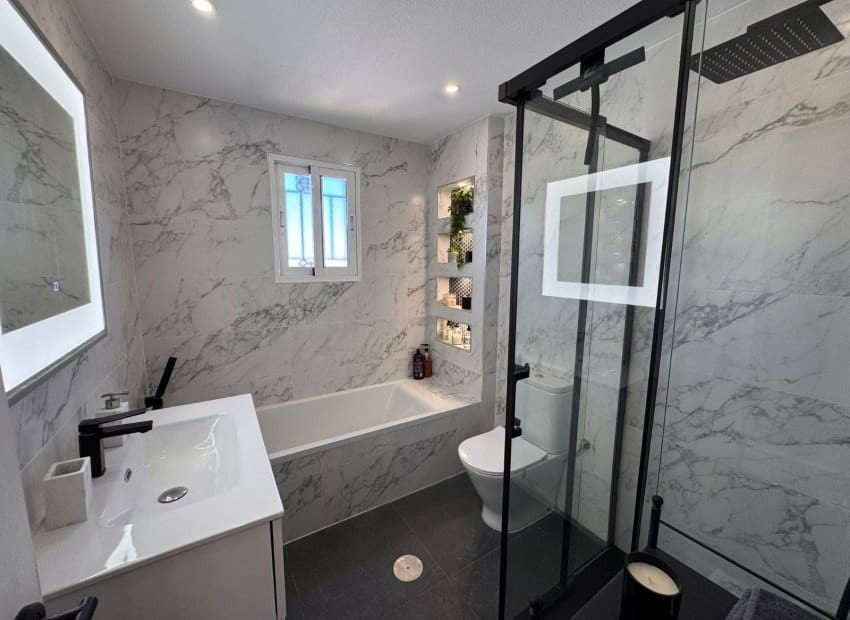 3 soveværelse Byhus til salg i Campoamor med swimmingpool - € 229.995 (Ref: 9761591)