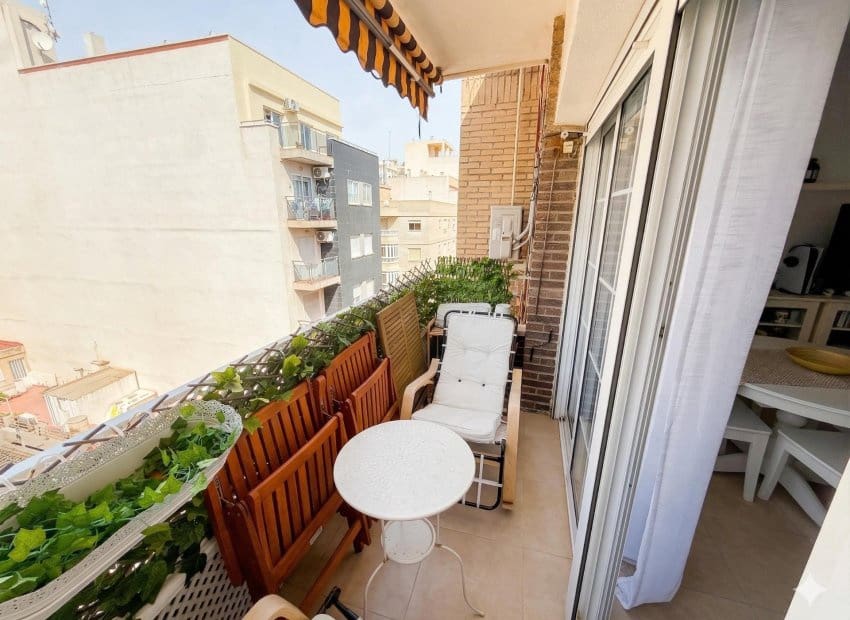 Apartamento de 3 habitaciones en Torrevieja en venta - 145.000 € (Ref: 9769007)