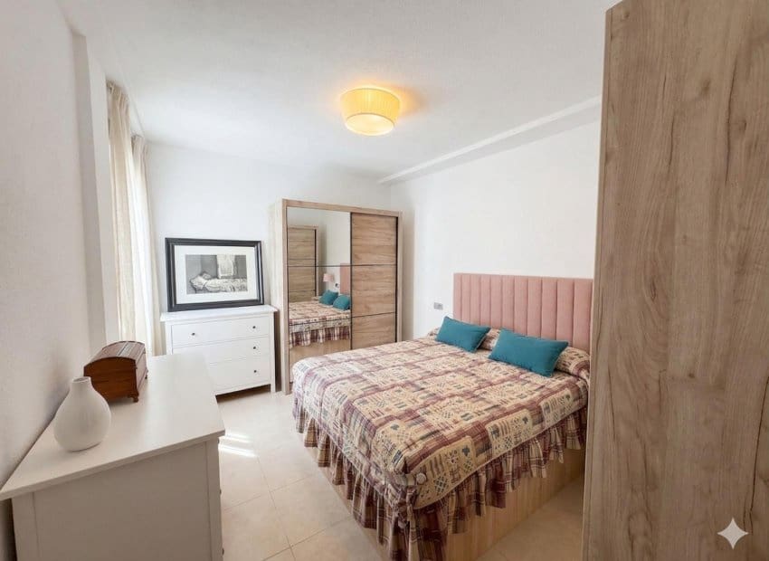 Apartamento de 3 habitaciones en Torrevieja en venta - 145.000 € (Ref: 9769007)