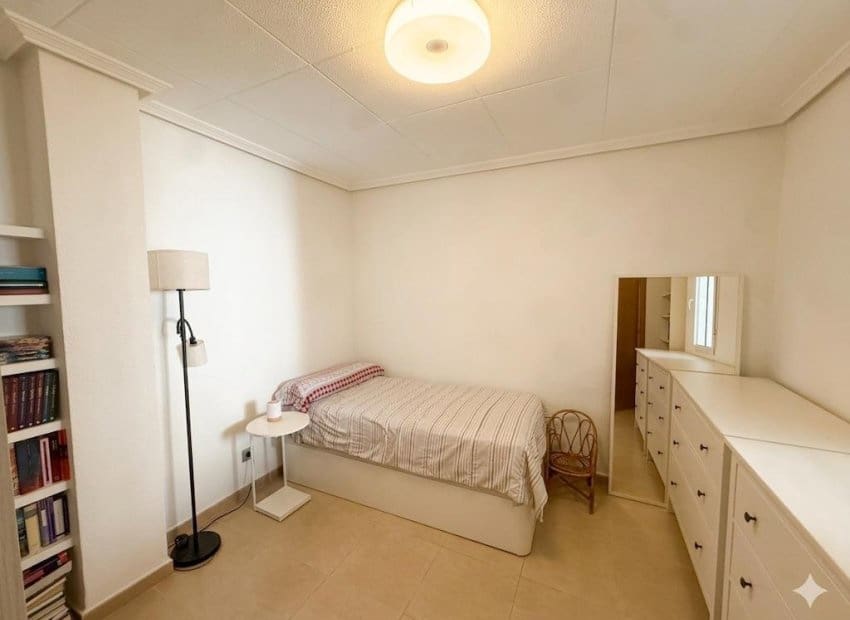 Apartamento de 3 habitaciones en Torrevieja en venta - 145.000 € (Ref: 9769007)