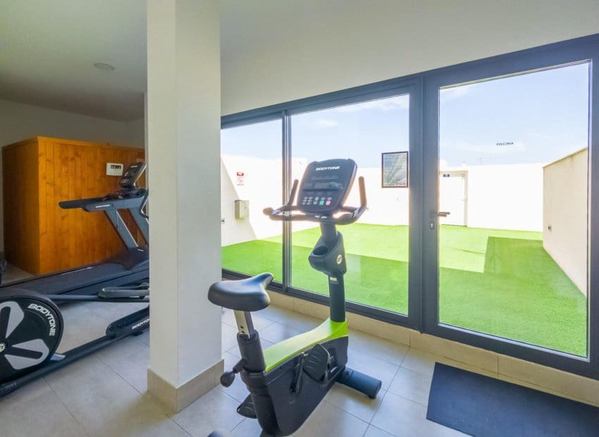 2 chambre Appartement à vendre à Torrevieja avec piscine - 274 000 € (Ref: 9769010)