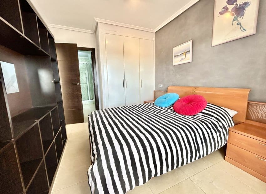 2 slaapkamer Appartement te koop in Villamartin met zwembad - € 190.000 (Ref: 9769012)