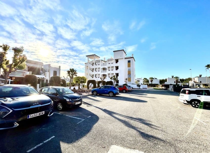 2 slaapkamer Appartement te koop in Villamartin met zwembad - € 190.000 (Ref: 9769012)